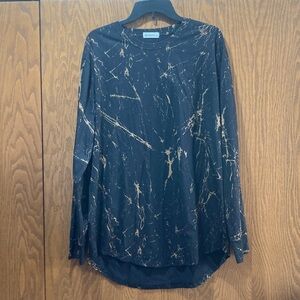 Kuegou's men’s Marble Pattern Black and Gold Long Sleeve Top. Size XL